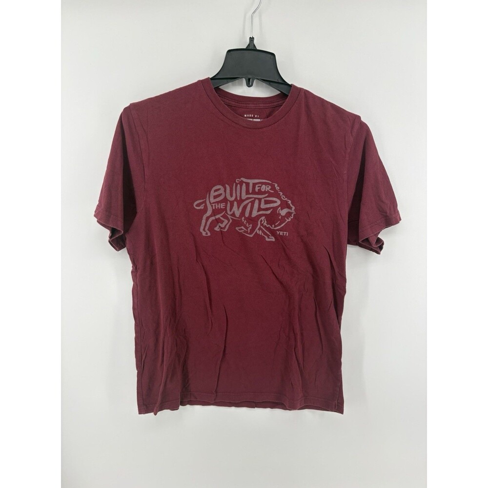 Yeti Men’s Red Built For The Wild Buffalo Graphic T-Shirt Size Large
